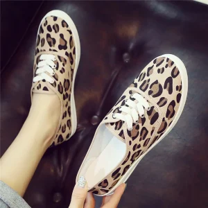 Leopard Print Canvas Flat Shoes Women Korean Versatile Casual Sneakers